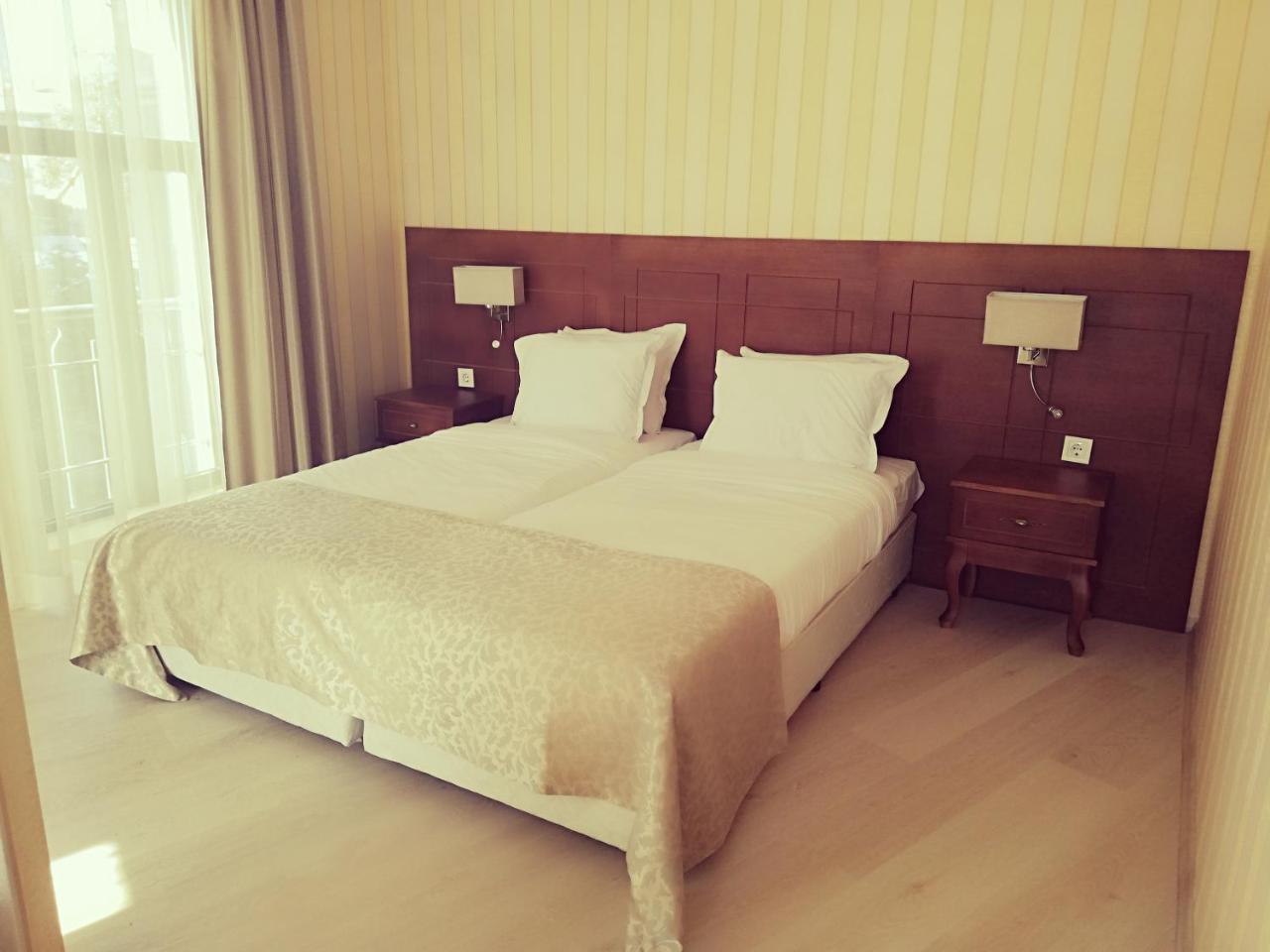 Hotel Plaza Burgas Esterno foto