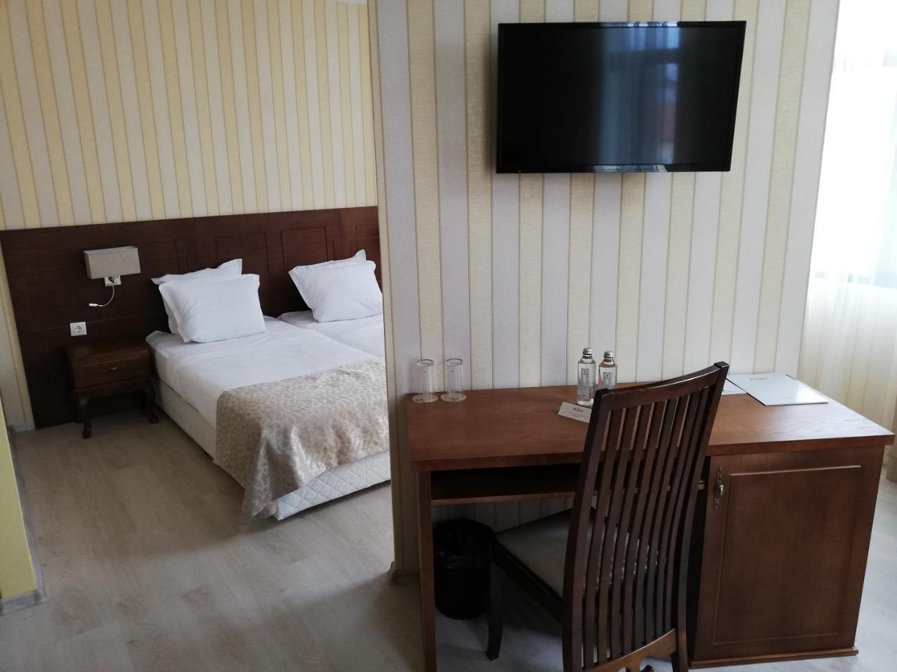 Hotel Plaza Burgas Esterno foto