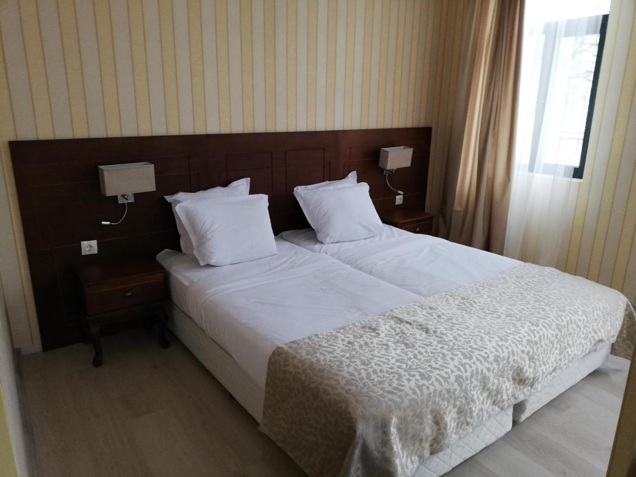 Hotel Plaza Burgas Esterno foto