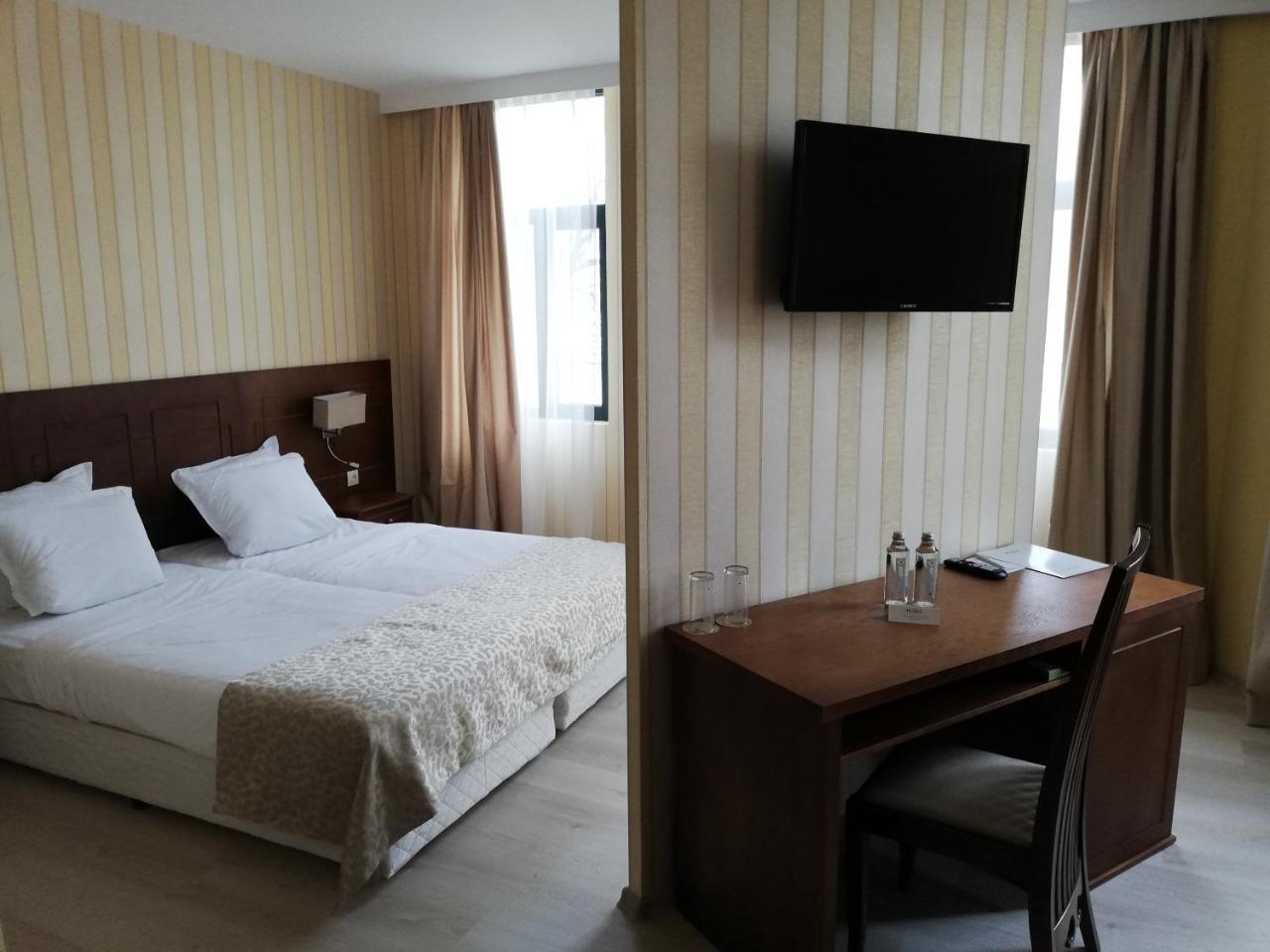 Hotel Plaza Burgas Esterno foto