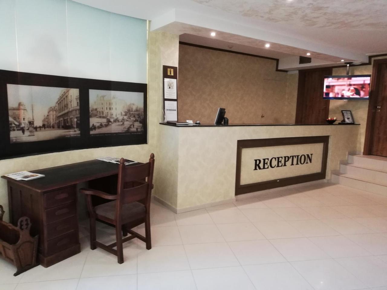 Hotel Plaza Burgas Esterno foto